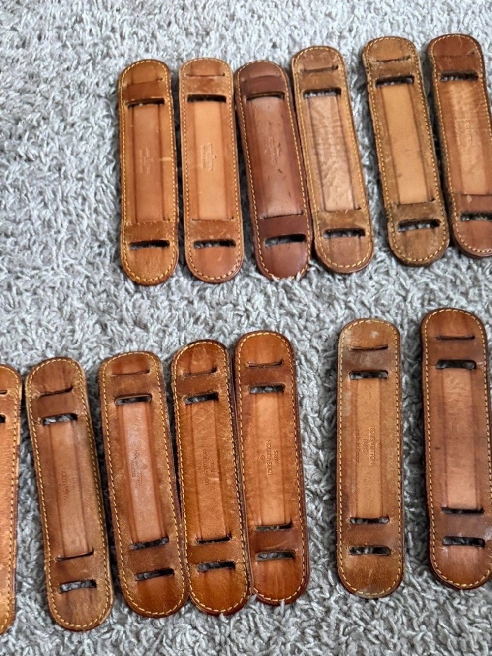 Louis Vuitton Strap pad A34